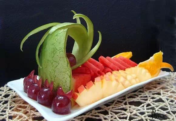 简单易学的创意水果拼盘做法(及多种水果切法)