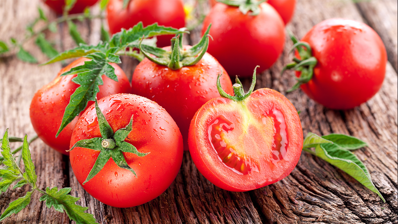 西红柿是蔬菜还是水果类的（西红柿到底是水果还是蔬菜？）