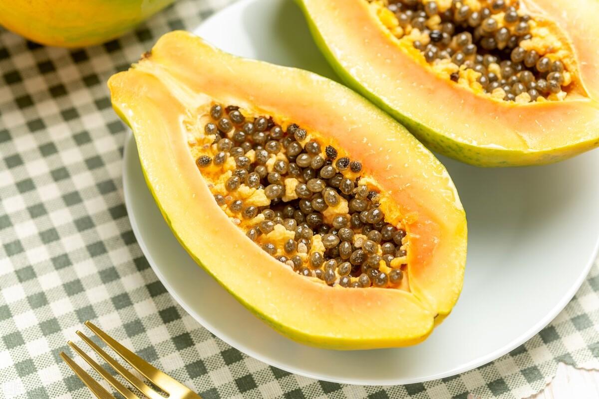 各种水果的营养和功效大全?（常见水果的营养和功效）