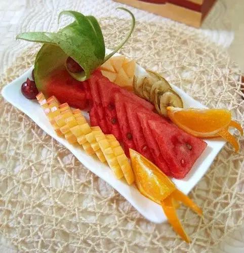 简单易学的创意水果拼盘做法(及多种水果切法)