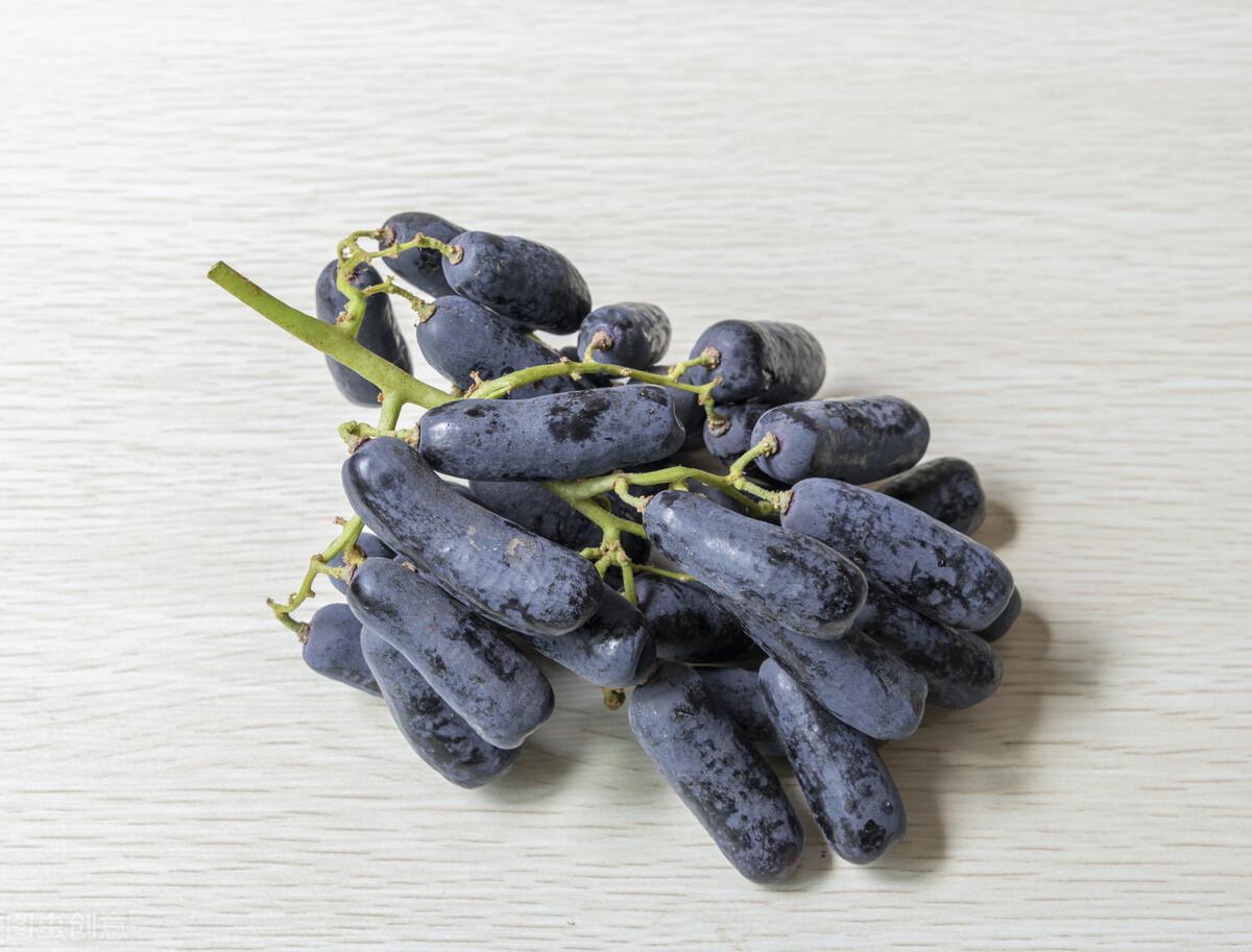 各种水果的营养和功效大全?（常见水果的营养和功效）